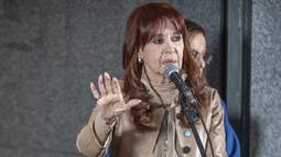 La Justicia confirmó el decomiso de bienes de Cristina Kirchner y avanzará sobre propiedades de sus hijos y de Lázaro Báez La Justicia confirmó el decomiso de bienes de Cristina Kirchner y avanzará sobre propiedades de sus hijos y de Lázaro Báez