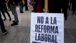 Organizaciones sociales y gremiales convocan a movilizarse contra la reforma laboral Organizaciones sociales y gremiales convocan a movilizarse contra la reforma laboral