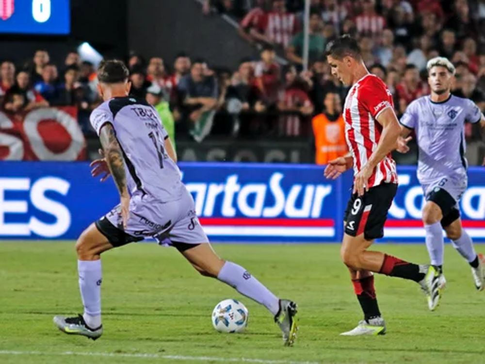 Estudiantes derrotó a Barracas Central en cancha de Platense