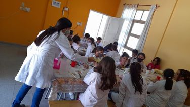 Asistencia. Muchas veces es la única comida que ingieren los niños.