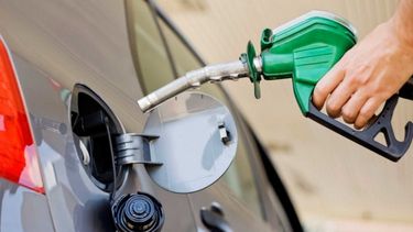 las petroleras anticipan que habra mas aumentos en las naftas