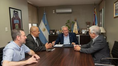 firman un convenio de capacitacion entre senado y fasta