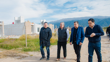 la provincia trabaja en la reactivacion de la obra de 100 viviendas en huillapima