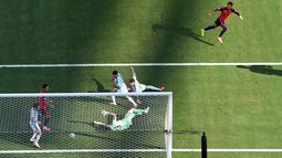 Adiós a la ilusión. Los españoles dominaron todo el partido pero recién pudieron anotar en el arranque del segundo tiempo del alargue de la mano de Ferrán Torres. Adiós a la ilusión. Los españoles dominaron todo el partido pero recién pudieron anotar en el arranque del segundo tiempo del alargue de la mano de Ferrán Torres.
