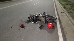 Motociclista chocó con un contenedor y está grave