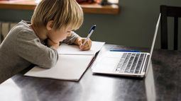 Dos de cada tres chicos usa ChatGPT para resolver sus tareas escolares Dos de cada tres chicos usa ChatGPT para resolver sus tareas escolares