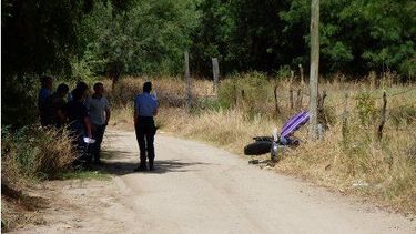 joven fallece al estrellarse contra un poste en andalgala