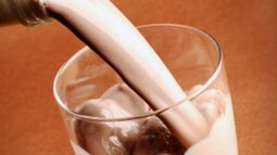 Broma de muy mal gusto: le pusieron lavandina en su merienda