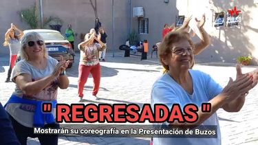 Las Regresadas en la Presentación de buzos