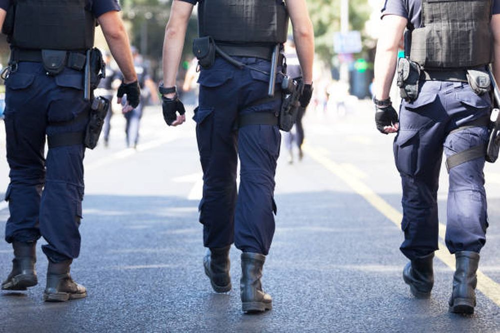 Policías. Otro efectivo policial involucrado en un hecho de violencia.