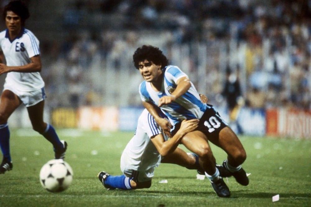 Subastan la camiseta que utilizó Maradona en el Mundial de España&nbsp;1982