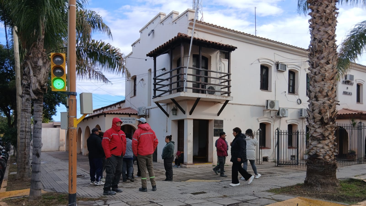 Conflicto en Andalgalá por descuentos a empleados estatales