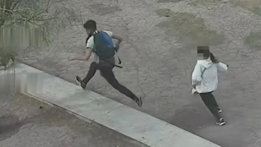 cordoba: una joven persiguio a otro adolescente de 17 anos y lo apunalo con una tijera