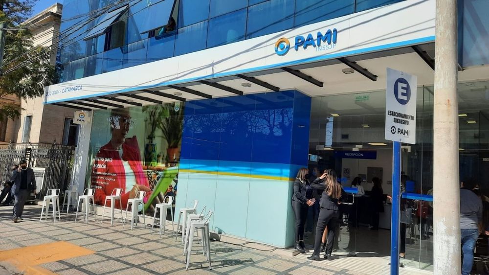 Farmacias. No expenden medicamentos porque no pueden ver las recetas por la página web.