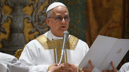 El nuevo papa León XIV presidió su primera misa: Como nos enseñó Francisco, estamos llamados a dar testimonio de la fe