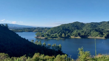 Un turista fue encontrado muerto a bordo de un kayak en el Lago los Molinos
