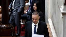 El padre de Adorni también habría recibido dinero de dos jubiladas por una hipoteca El padre de Adorni también habría recibido dinero de dos jubiladas por una hipoteca