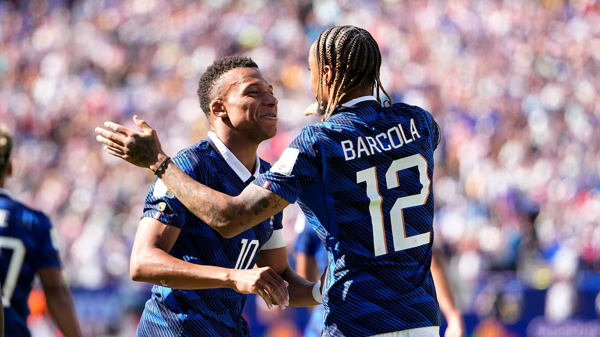 Francia venció por 3-1 a Senegal en su debut en el Mundial