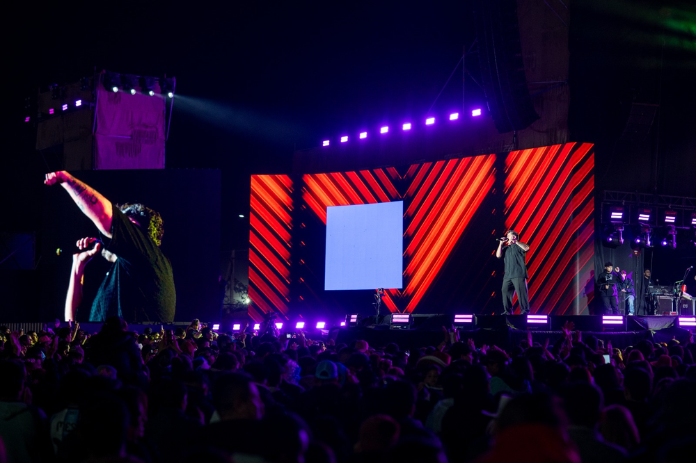 Más de 40 mil personas en una jornada especial que unió la pasión por el fútbol y la música en El Patio