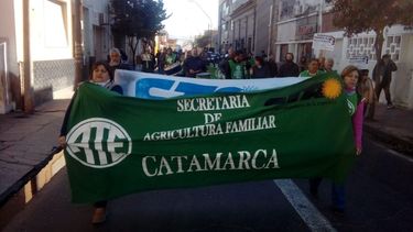 Masivo escrache de Agricultura
