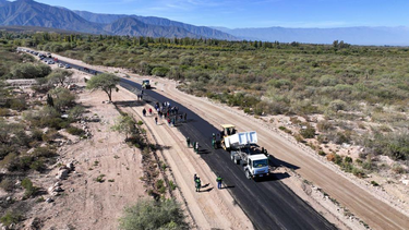 avanza pavimentacion de ruta 47 en andalgala