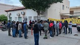 Protesta. Días atrás. Autoconvocados cercaron el Palacio Municipal para exigir paritaria salarial.