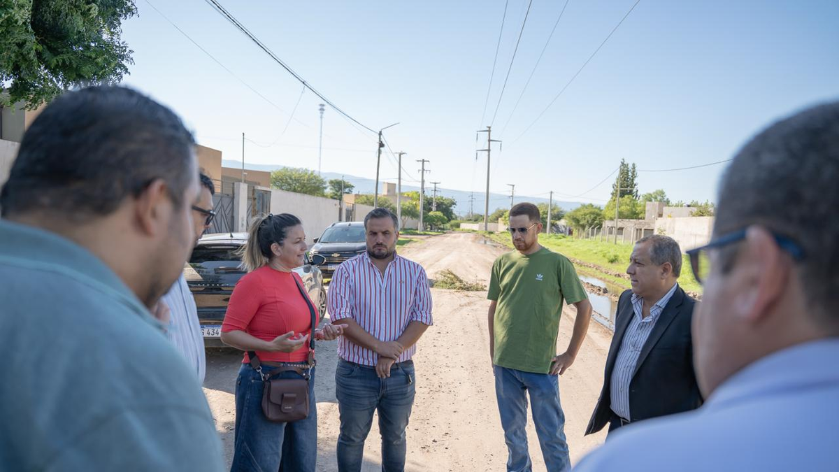 Valle Viejo avanza con obras de saneamiento y planificación vial