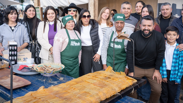 los varela sorprendio en el poncho con un tamal gigante de mas de 20 kilos