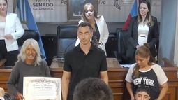 La nota. Javier Galán asumió como diputado provincial acompañado por el popular Topo.