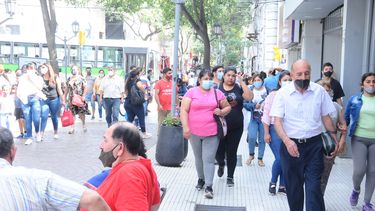 gran movimiento comercial por las fiestas de navidad y ano nuevo