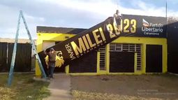 Terminante. El cartel de la sede libertaria fue bajado y detonó la interna entre la orgánica y Galán.