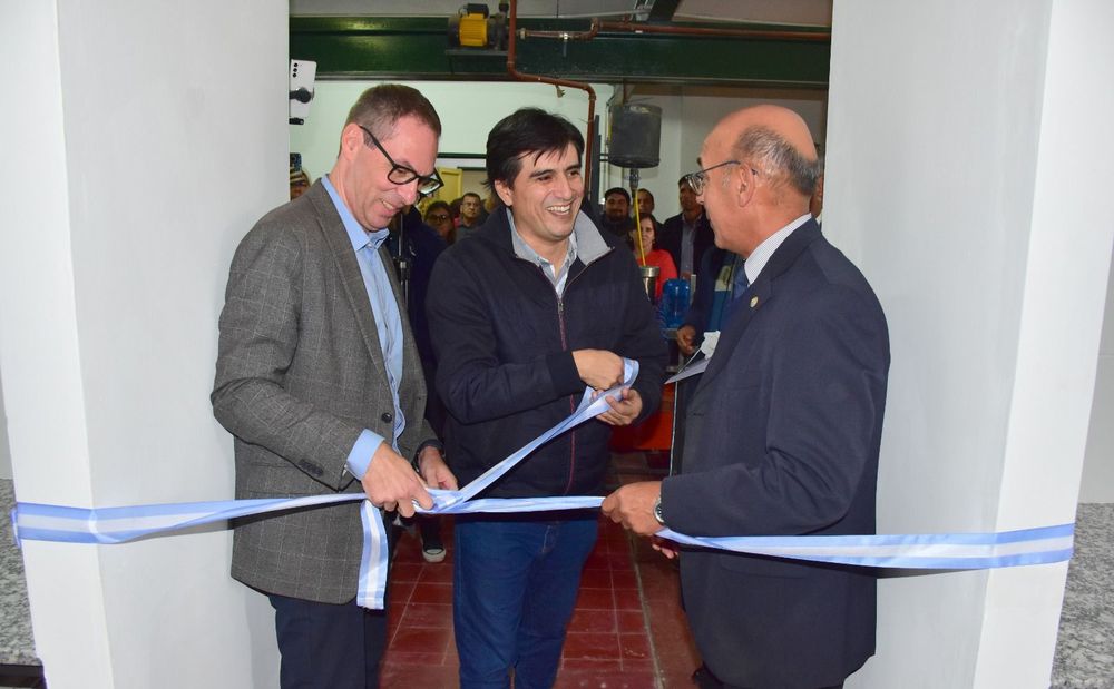 La UNCA inauguró un laboratorio químico