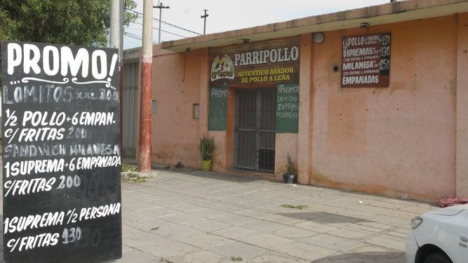 Asaltaron una gomería y desvalijaron un parripollo