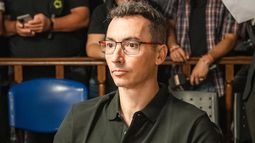 Tranquilidad. Galán aseguró que está a disposición de la Justicia y recibió el respaldo de Perea Ansinelli. Tranquilidad. Galán aseguró que está a disposición de la Justicia y recibió el respaldo de Perea Ansinelli.