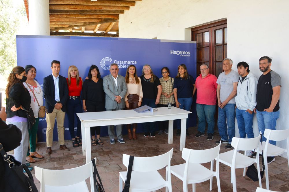 Familias del barrio Jorge Bermúdez accedieron a sus escrituras