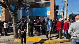 Fuerte caída de las transferencias nacionales a las provincias Fuerte caída de las transferencias nacionales a las provincias