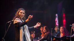 Crece la participación de mujeres artistas en la Fiesta del Poncho