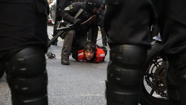 represion en la marcha de jubilados: balas de goma y al menos siete detenidos