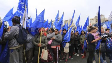 multiples protestas en el centro porteno
