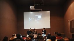 Poncho Audiovisual, contenidos con color local