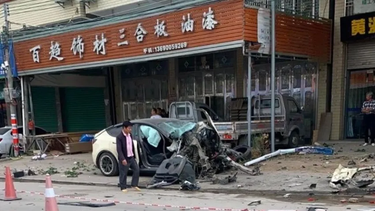 El Tesla terminó destruido. Se investiga lo que sucedió.&nbsp;