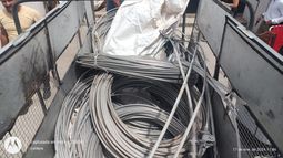 Un daño cuantioso. Los kilómetros de cable que fueron recuperados por la policía en Pomán.