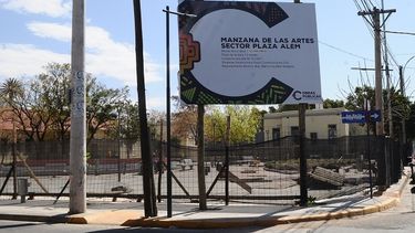 Piden informes por la plaza Manzana de las Artes