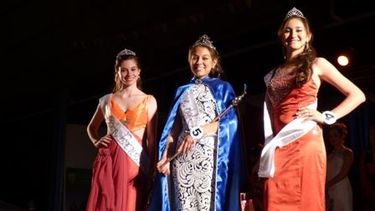 La Plaza de La Alameda se viste de fiesta para recibir a los estudiantes