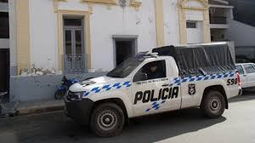 Un hombre golpeó y encerró a su pareja