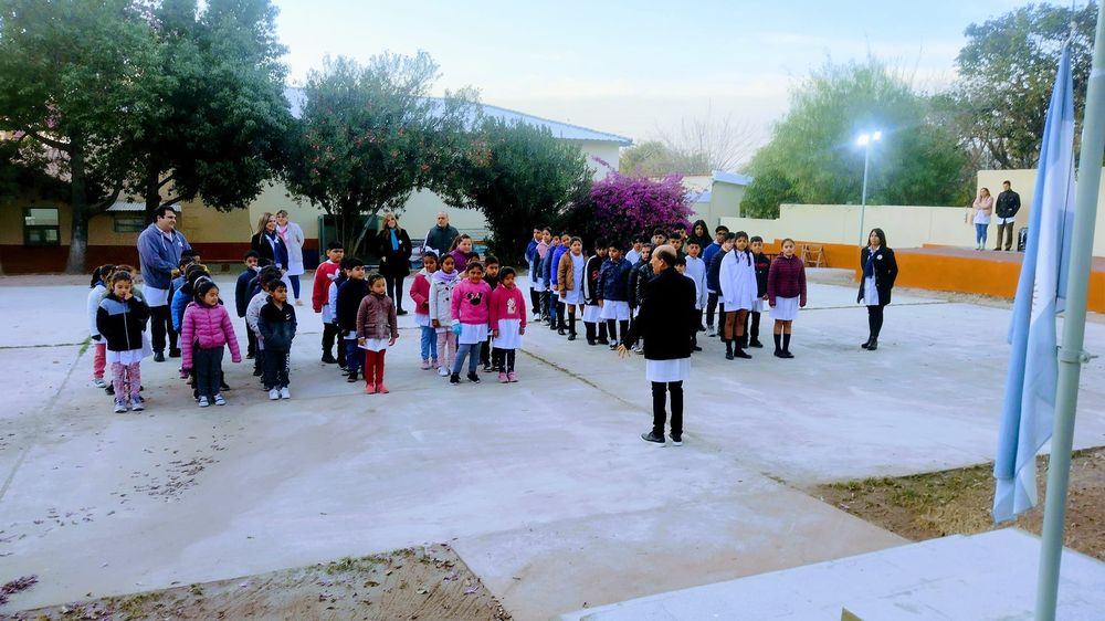 Coneta: alumnos de la Escuela Primaria N°225 retornaron a su edificio escolar