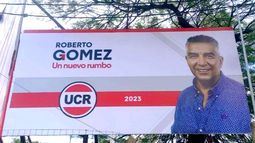 Precandidato. Roberto Gómez (Morada)