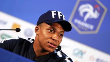 respira francia: mbappe entreno con normalidad