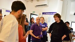 Desembarco. El influencer Iñaki La Pepona Gutiérrez encabezó una reunión con los libertarios locales.