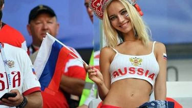 quien es la sensual rusa que causa furor en el mundial